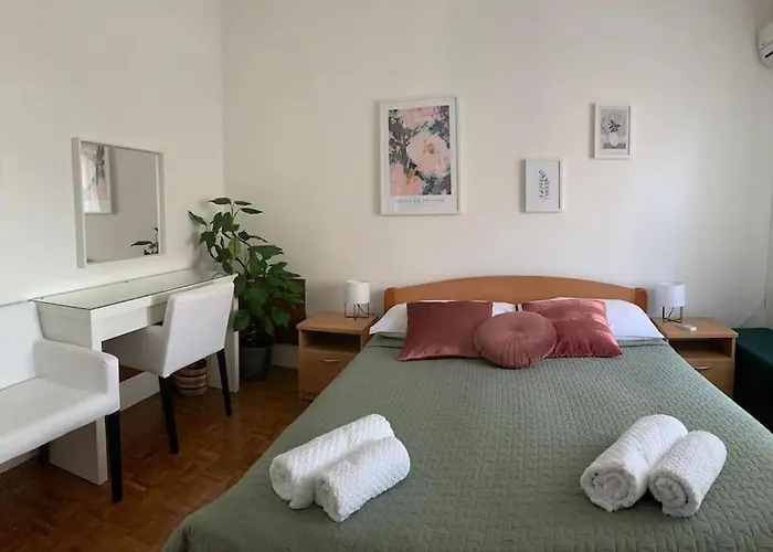 Ok Apartment-Cosy And Peaceful Spot With Private Parking